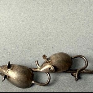 Vintage Hugo Grun Co. Denmark Mouse Brooch Pin Sterling Silver 5grams